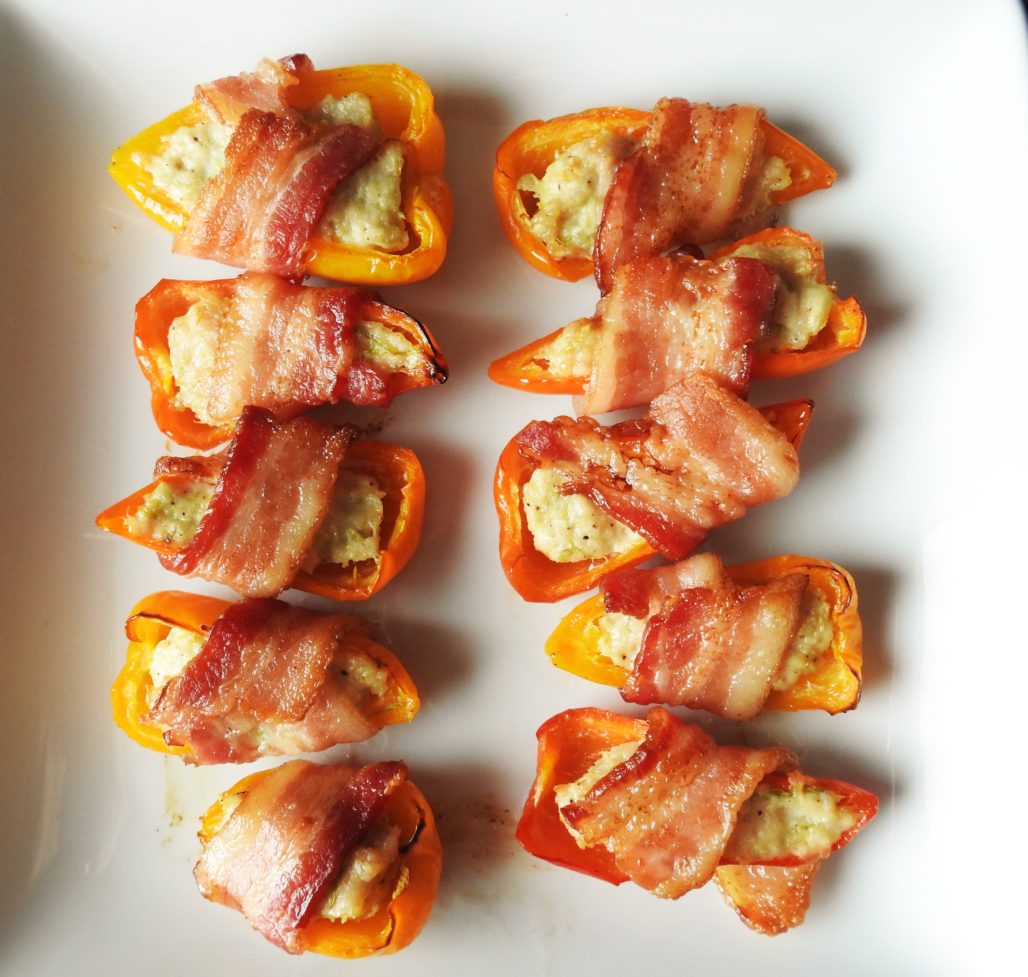 Mini pimientos rellenos de bacon