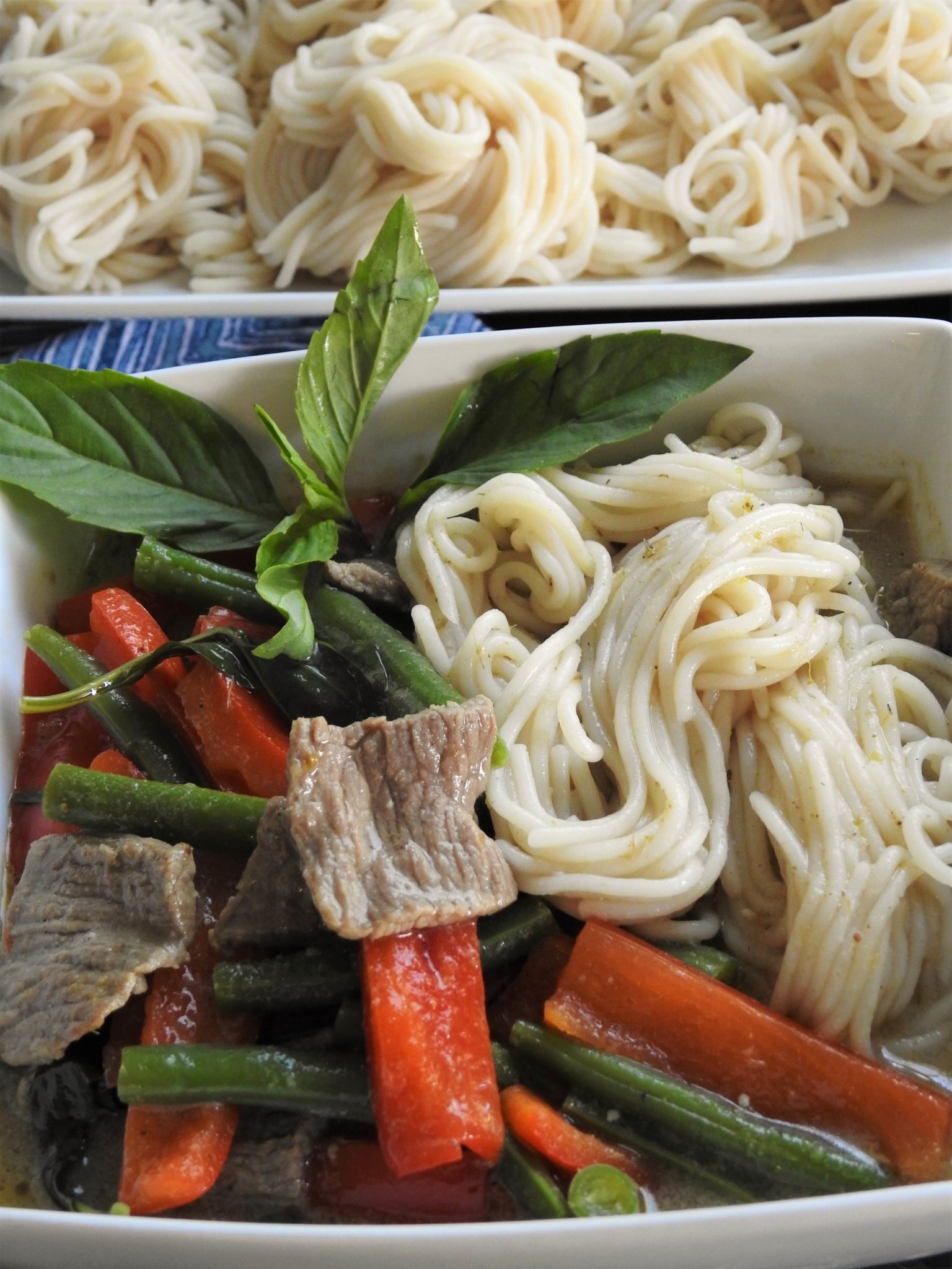 Fideos al curry verde