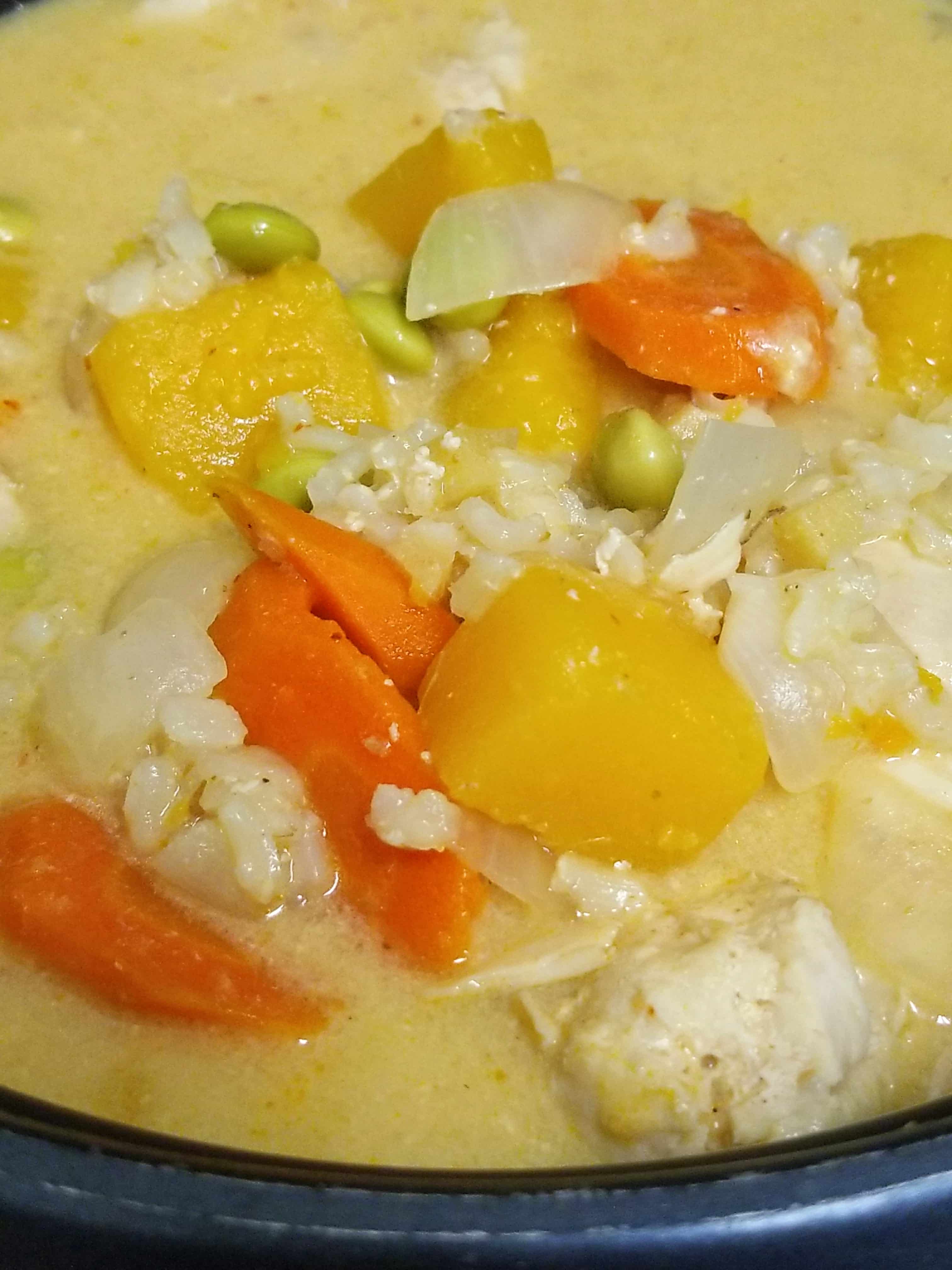 Arroz al curry tailandés Masaman con pollo
