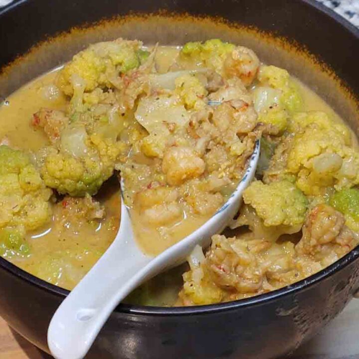 Super Easy, Green Curry with Crawfish Tails and Broccoflower Healthy