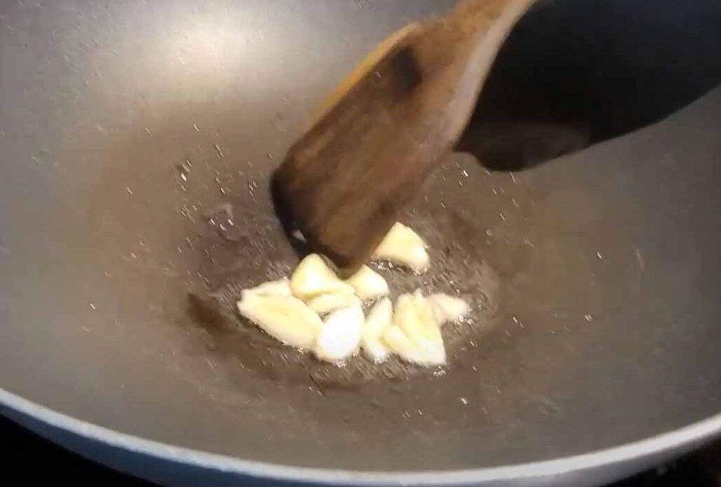 Thai-Moms-Stir-fried-Morning-Glory-Recipe-Flash-Frying-Garlic