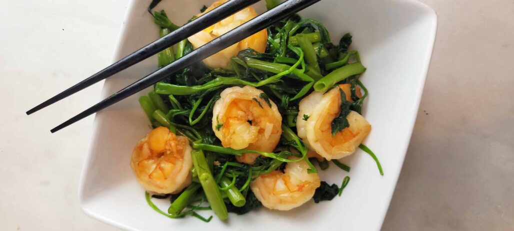Thai-Moms-Stir-fried-Morning-Glory-and-Shrimp-Recipe-With-Chop-sticks