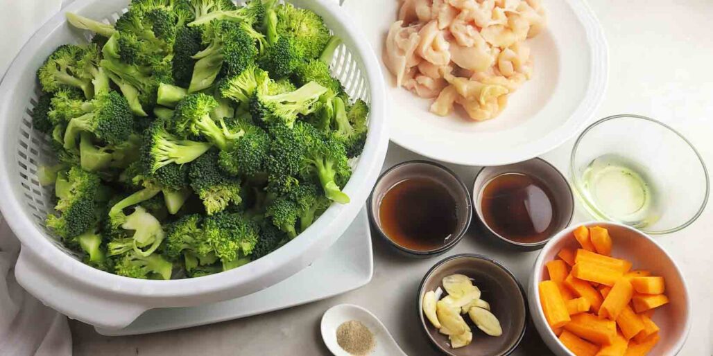 Thai-Moms-Super-Simple-and-Easy-Stir-fried-Chicken-Broccoli-and-Carrots-Ingredients